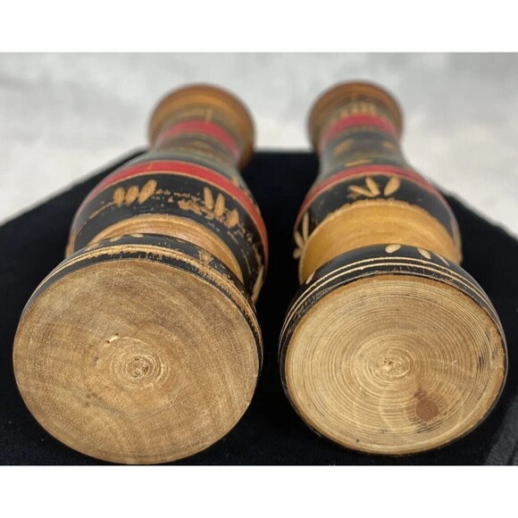 Vintage FOLK ART Mexico Hand Carved Wood Salt Pepper Shakers 3.25" - Picture 6 of 7